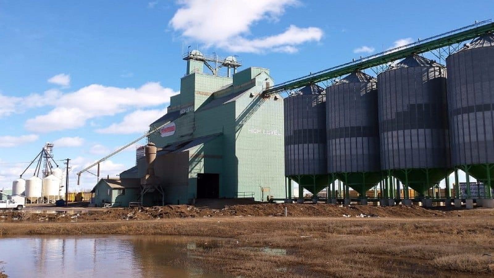 Richardson International plans to expand eight Canadian grain elevators 
