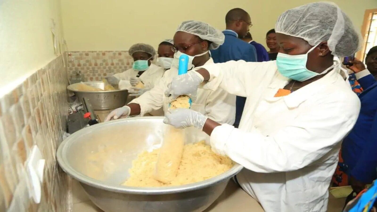 Côte d’Ivoire launches a semi-industrial cassava semolina production unit to boost local processing