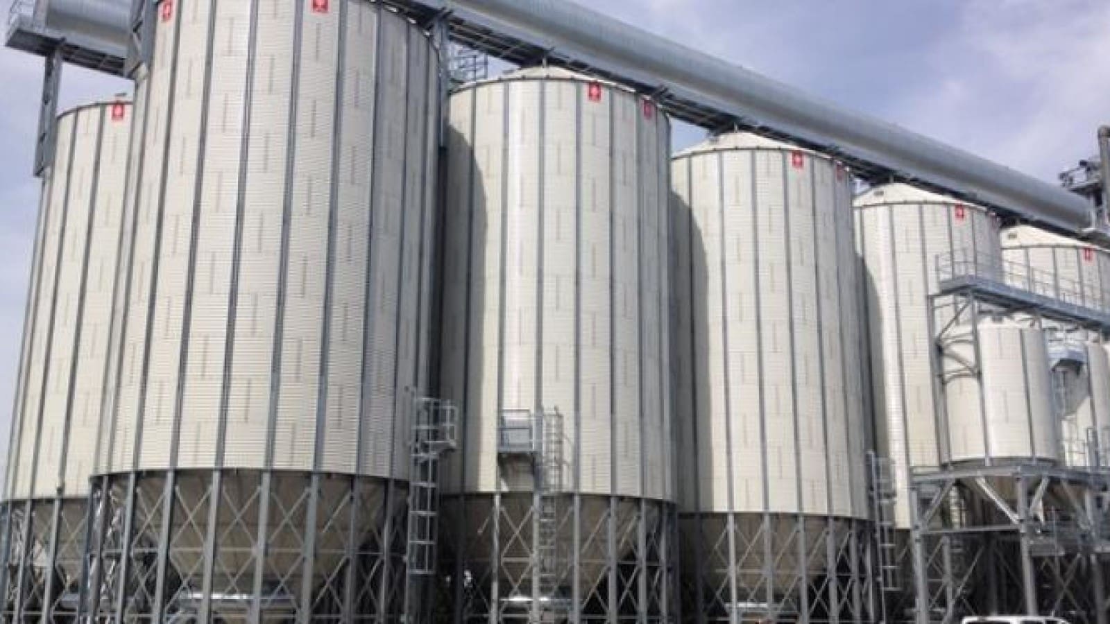 Iraq to build 4 silos, 17 bunkers to expand grain storage capacity
