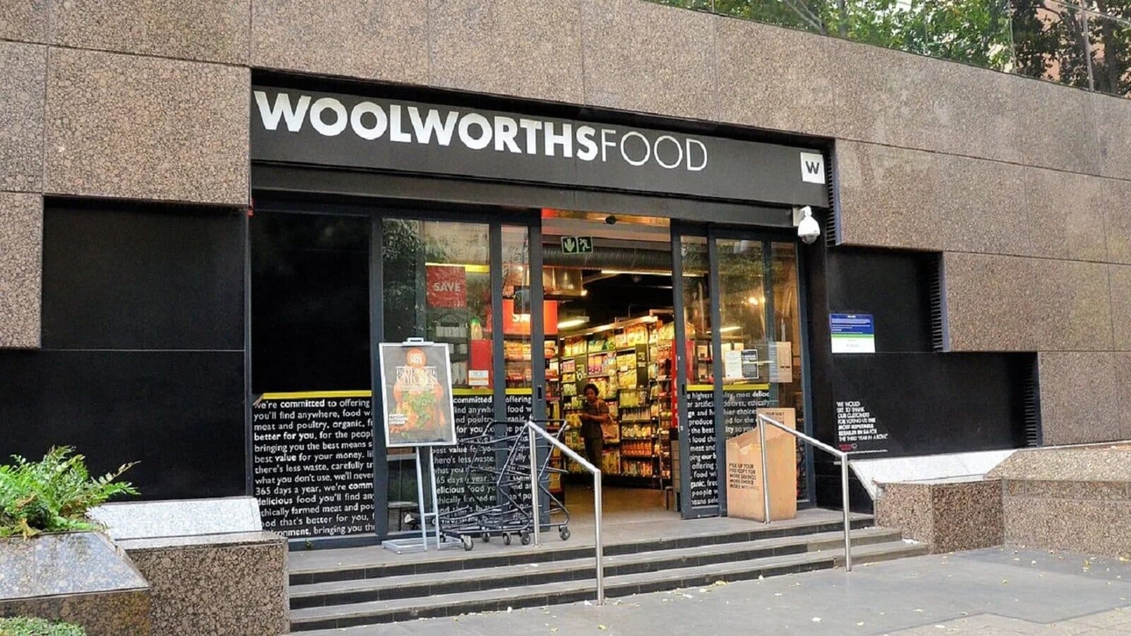 Woolworths to acquire majority stake in Absolute Pets