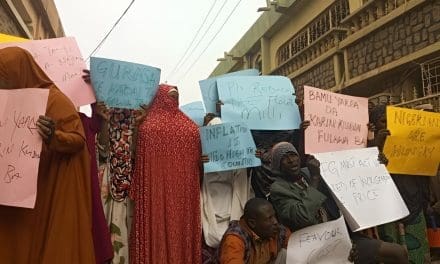 Nigerian bakers take to the streets over high flour prices