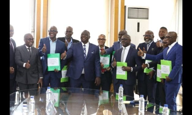 Ivorian government grants operational contracts to ten paddy rice processing units